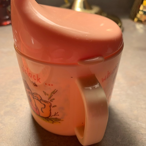 Classic Winnie the Pooh plastic plate, bowl and sippy cup - Picture 10 of 16